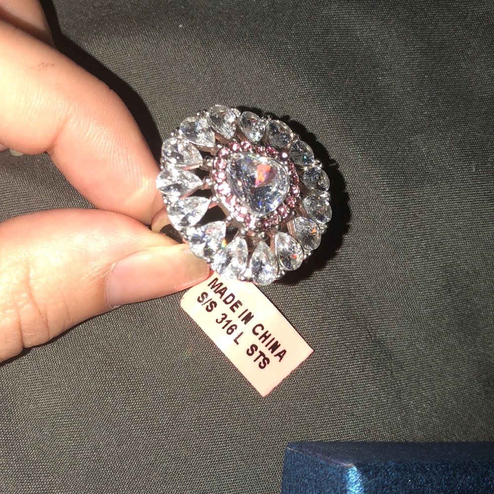 Heart ring - Picture 2 of 3